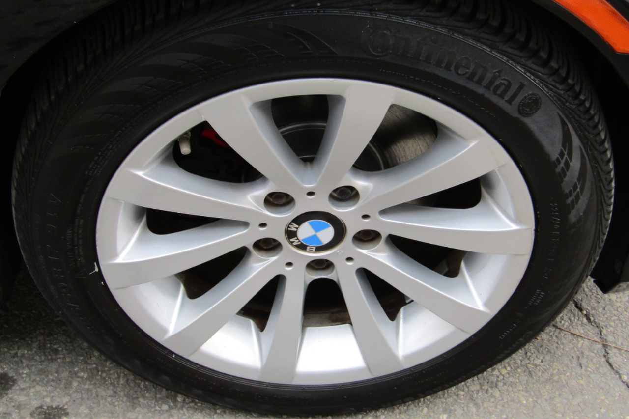 BMW 3 Series 4dr Sdn 328i xDrive AWD SULEV 2011