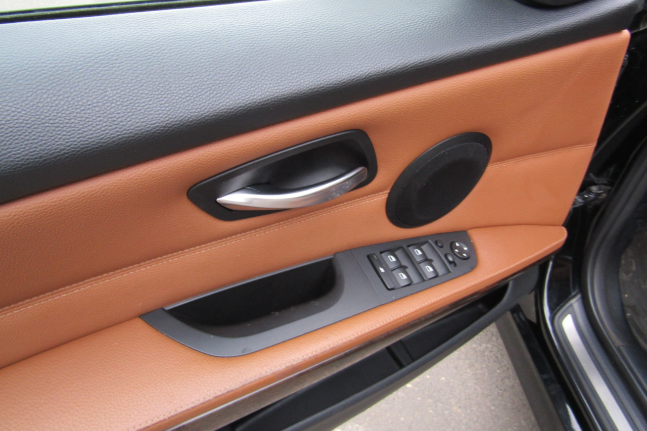 BMW 3 Series 4dr Sdn 328i xDrive AWD SULEV 2011