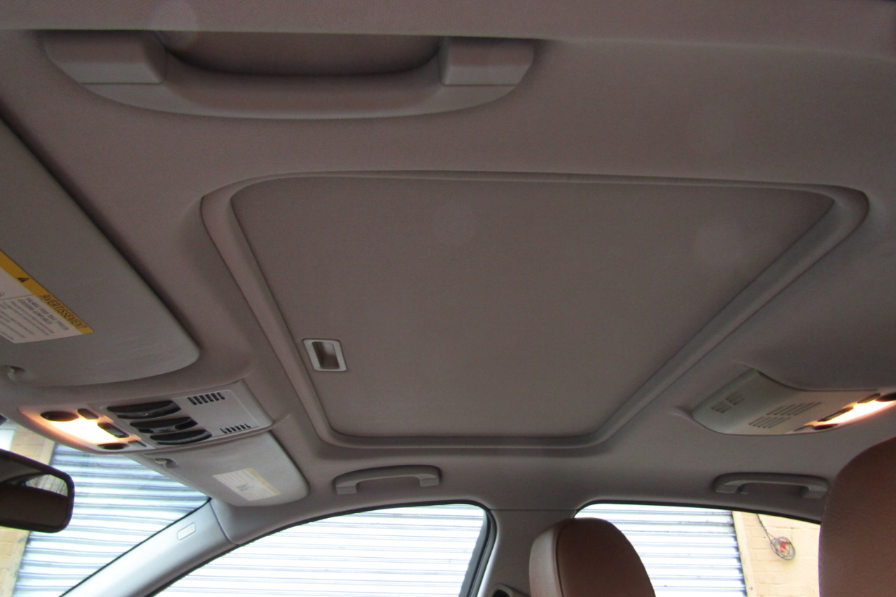 BMW 3 Series 4dr Sdn 328i xDrive AWD SULEV 2011