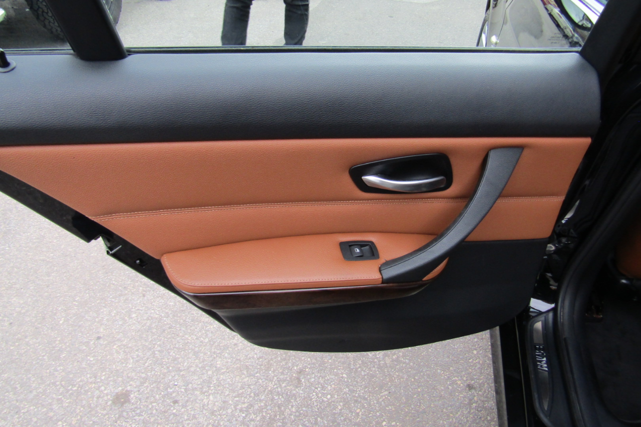 BMW 3 Series 4dr Sdn 328i xDrive AWD SULEV 2011