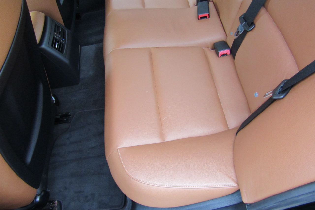 BMW 3 Series 4dr Sdn 328i xDrive AWD SULEV 2011