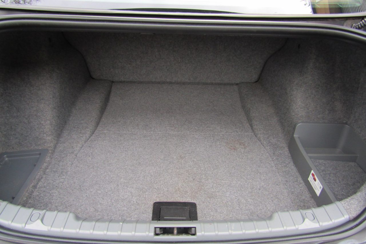 BMW 3 Series 4dr Sdn 328i xDrive AWD SULEV 2011