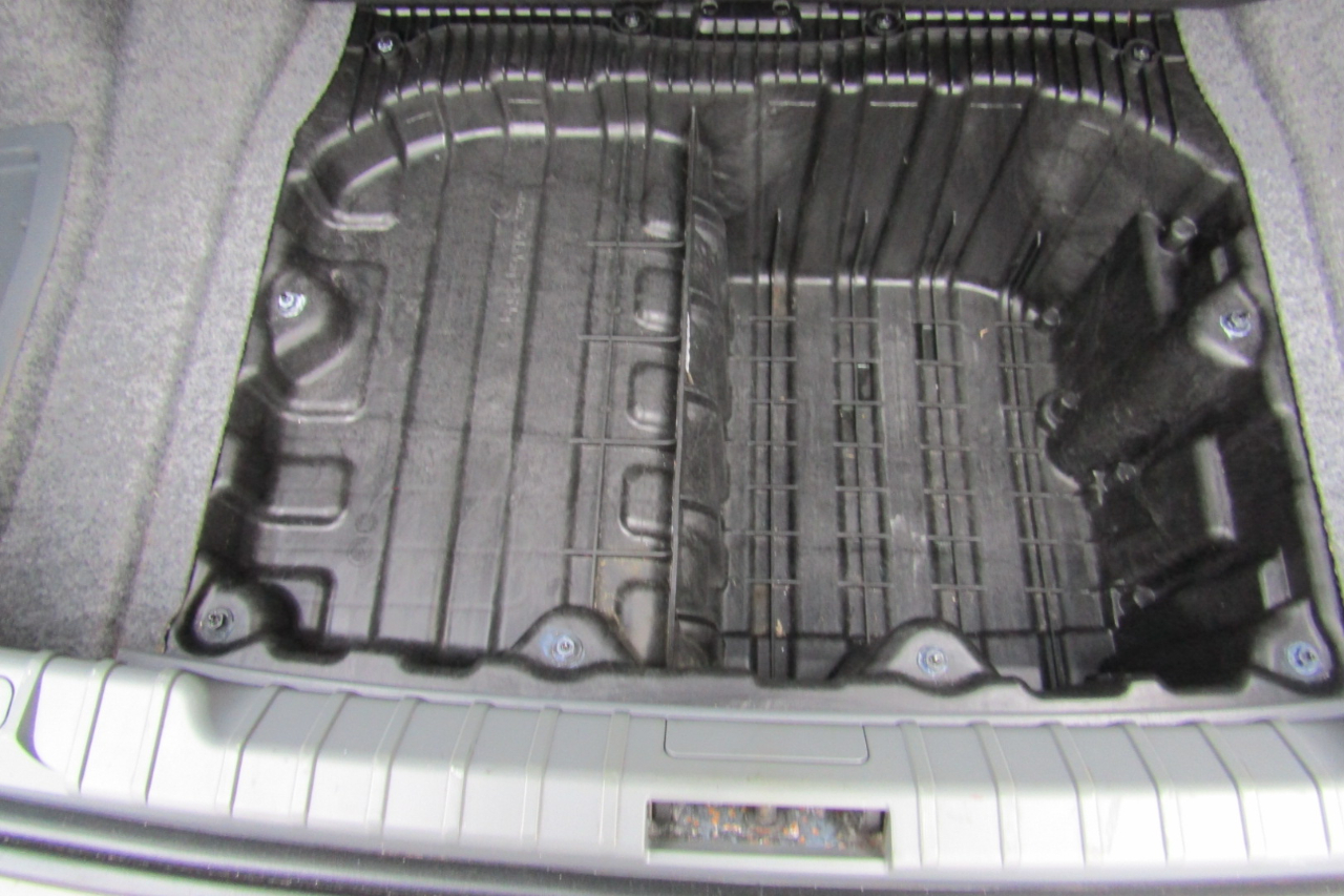 BMW 3 Series 4dr Sdn 328i xDrive AWD SULEV 2011