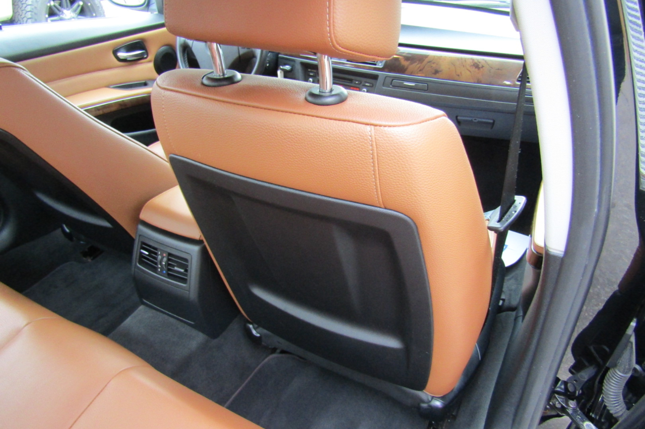 BMW 3 Series 4dr Sdn 328i xDrive AWD SULEV 2011