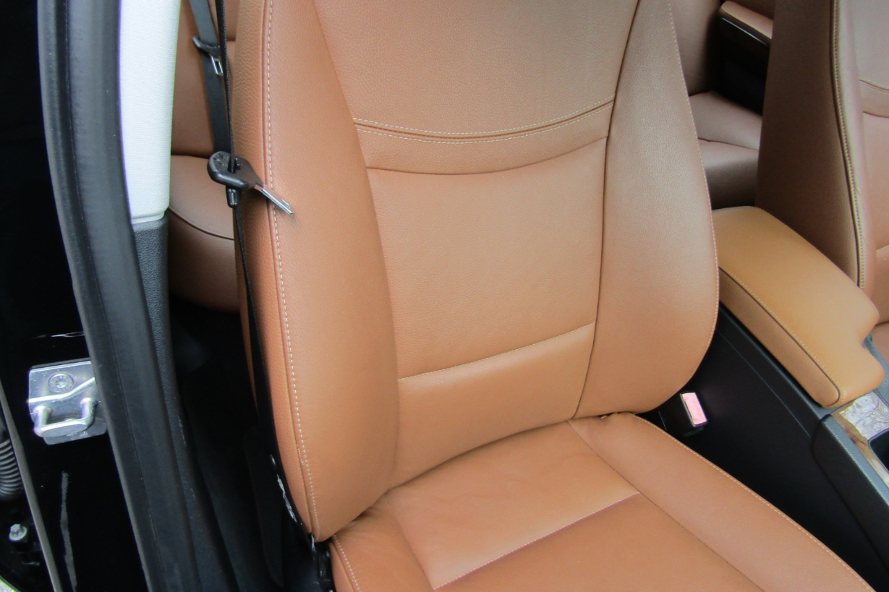 BMW 3 Series 4dr Sdn 328i xDrive AWD SULEV 2011