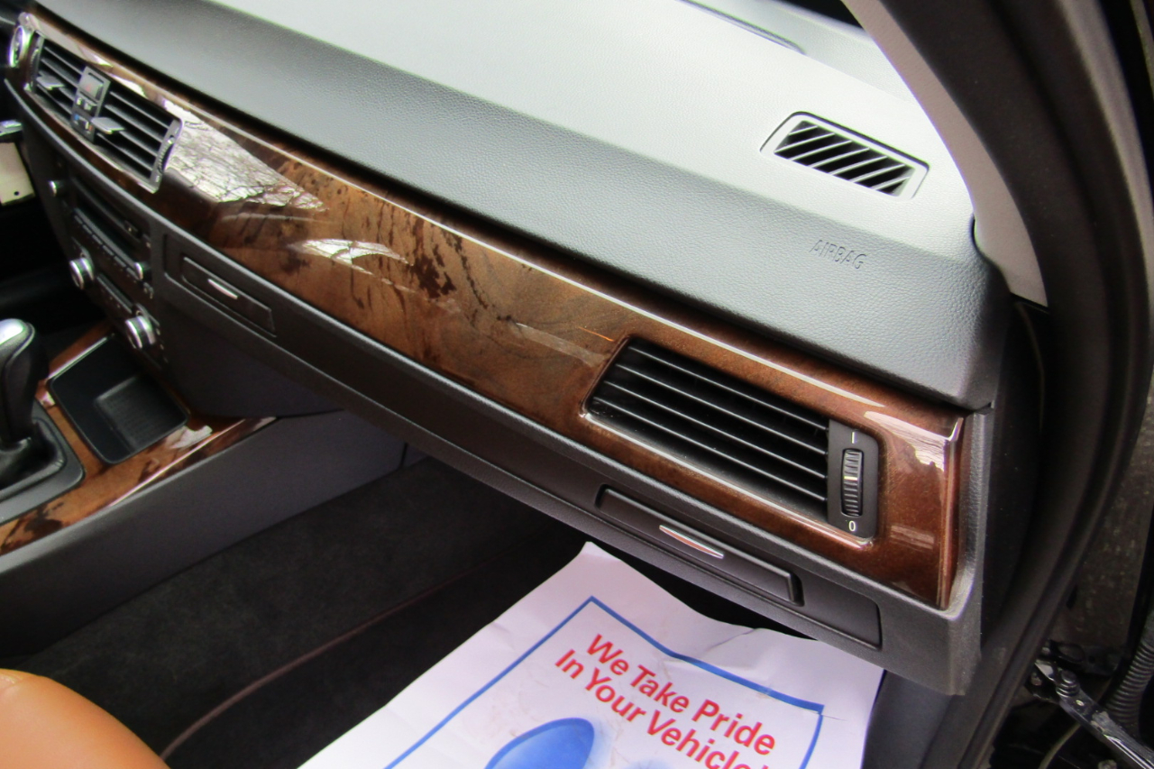 BMW 3 Series 4dr Sdn 328i xDrive AWD SULEV 2011