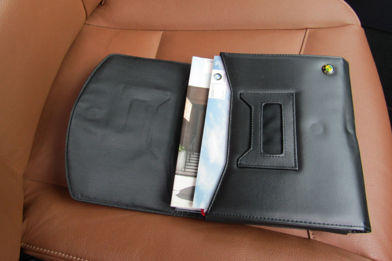 BMW 3 Series 4dr Sdn 328i xDrive AWD SULEV 2011