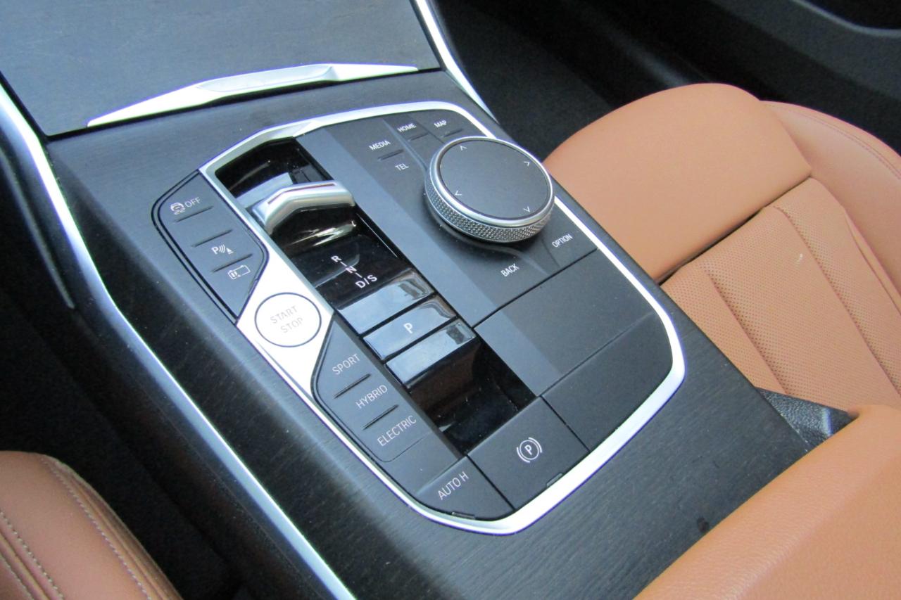 BMW 3 Series 330e xDrive Plug-In Hybrid 2024