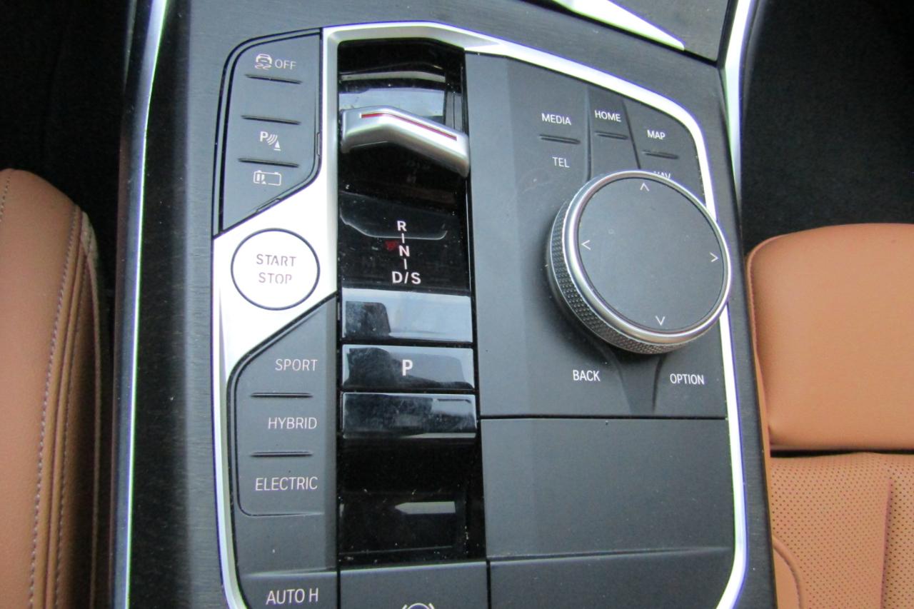 BMW 3 Series 330e xDrive Plug-In Hybrid 2024