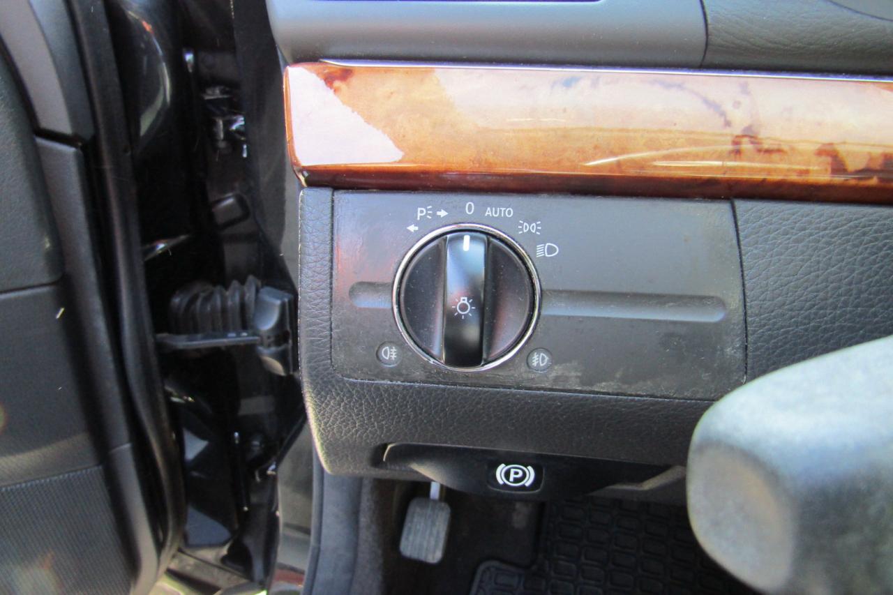Mercedes-Benz E-Class 4dr Wgn 3.2L 4MATIC 2004
