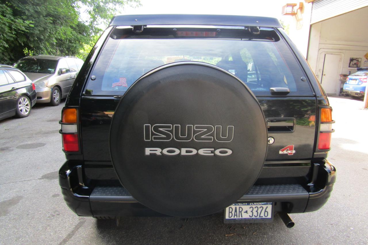 Isuzu Rodeo 4dr LS 3.2L Auto 4WD 1998