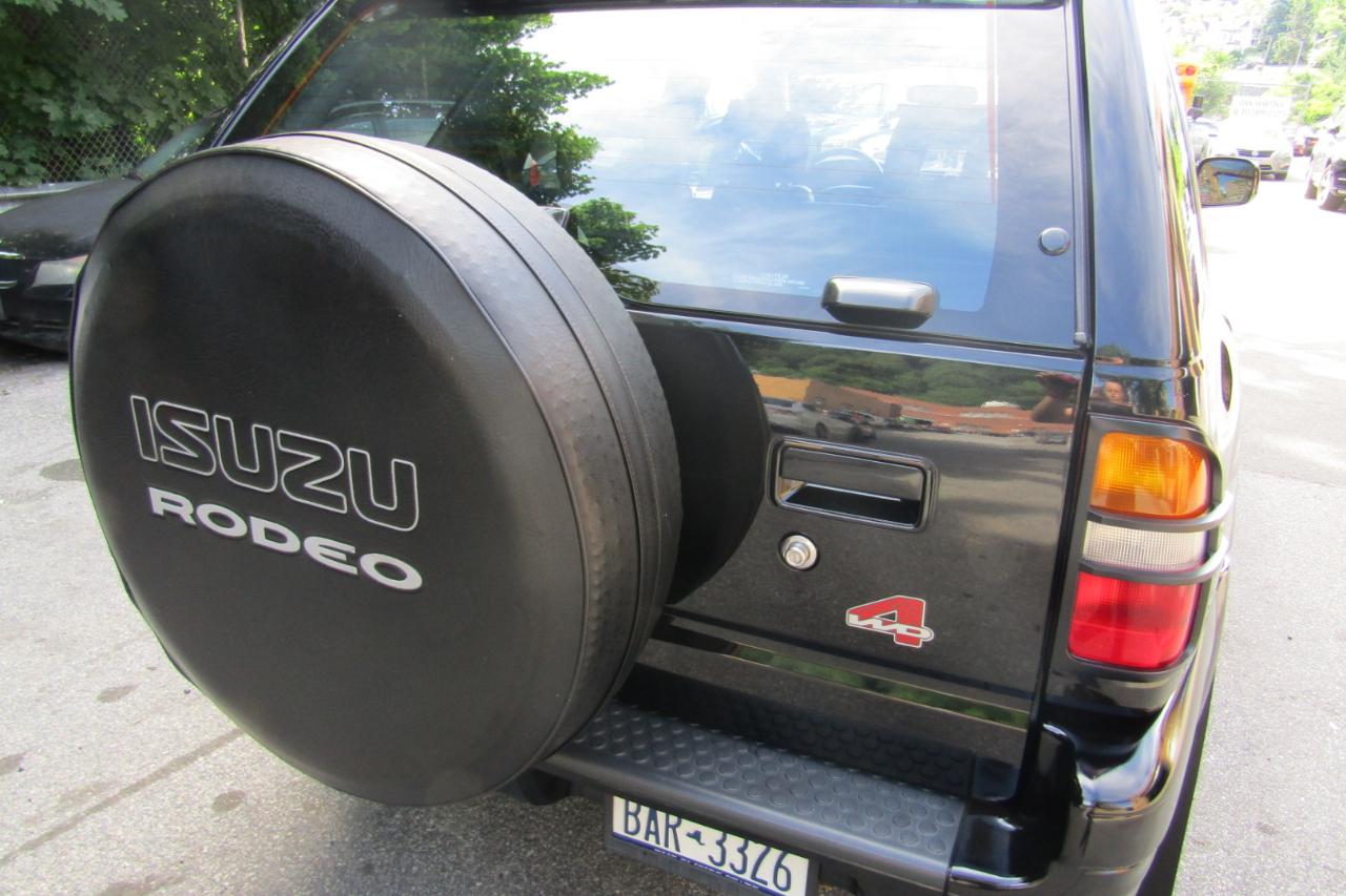 Isuzu Rodeo 4dr LS 3.2L Auto 4WD 1998