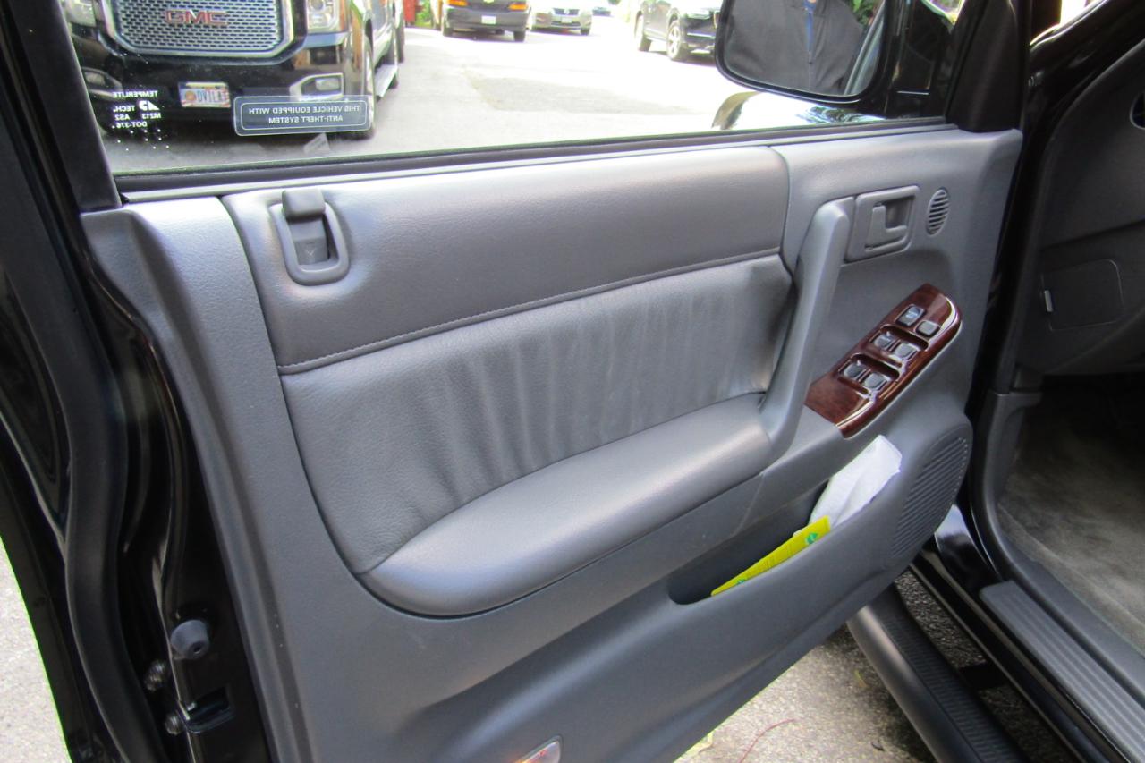 Isuzu Rodeo 4dr LS 3.2L Auto 4WD 1998