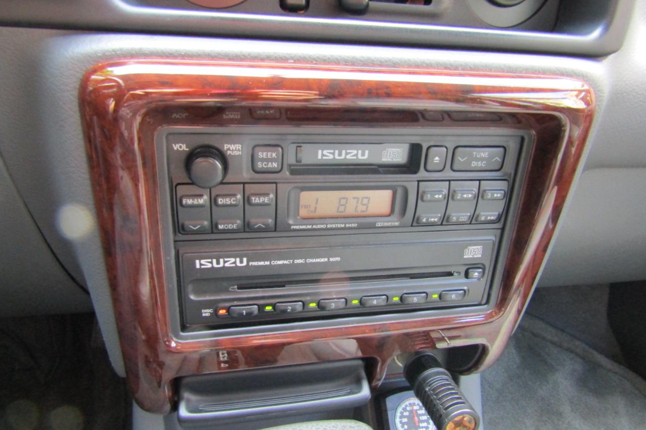 Isuzu Rodeo 4dr LS 3.2L Auto 4WD 1998