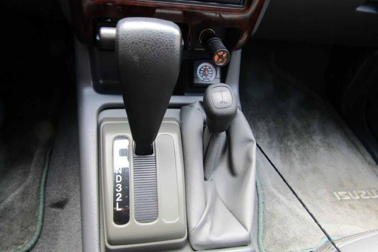 Isuzu Rodeo 4dr LS 3.2L Auto 4WD 1998