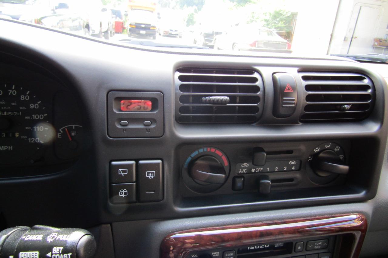 Isuzu Rodeo 4dr LS 3.2L Auto 4WD 1998