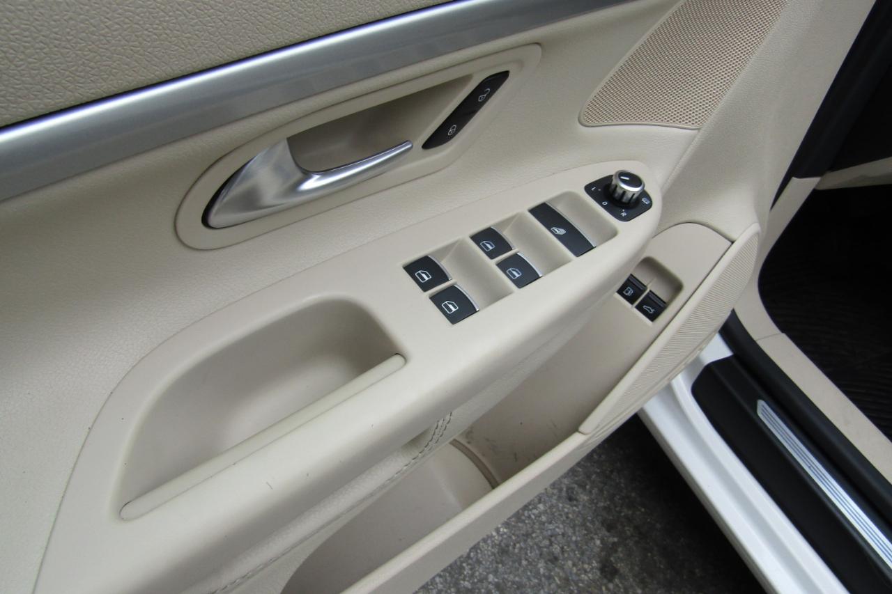 Volkswagen Eos 2dr Conv Komfort SULEV 2013