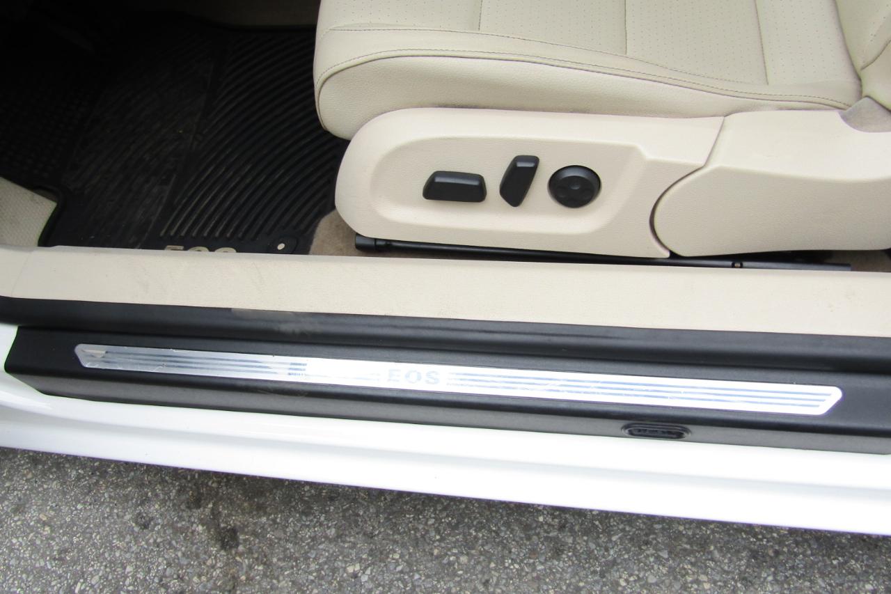 Volkswagen Eos 2dr Conv Komfort SULEV 2013