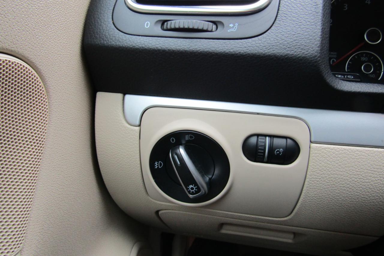 Volkswagen Eos 2dr Conv Komfort SULEV 2013