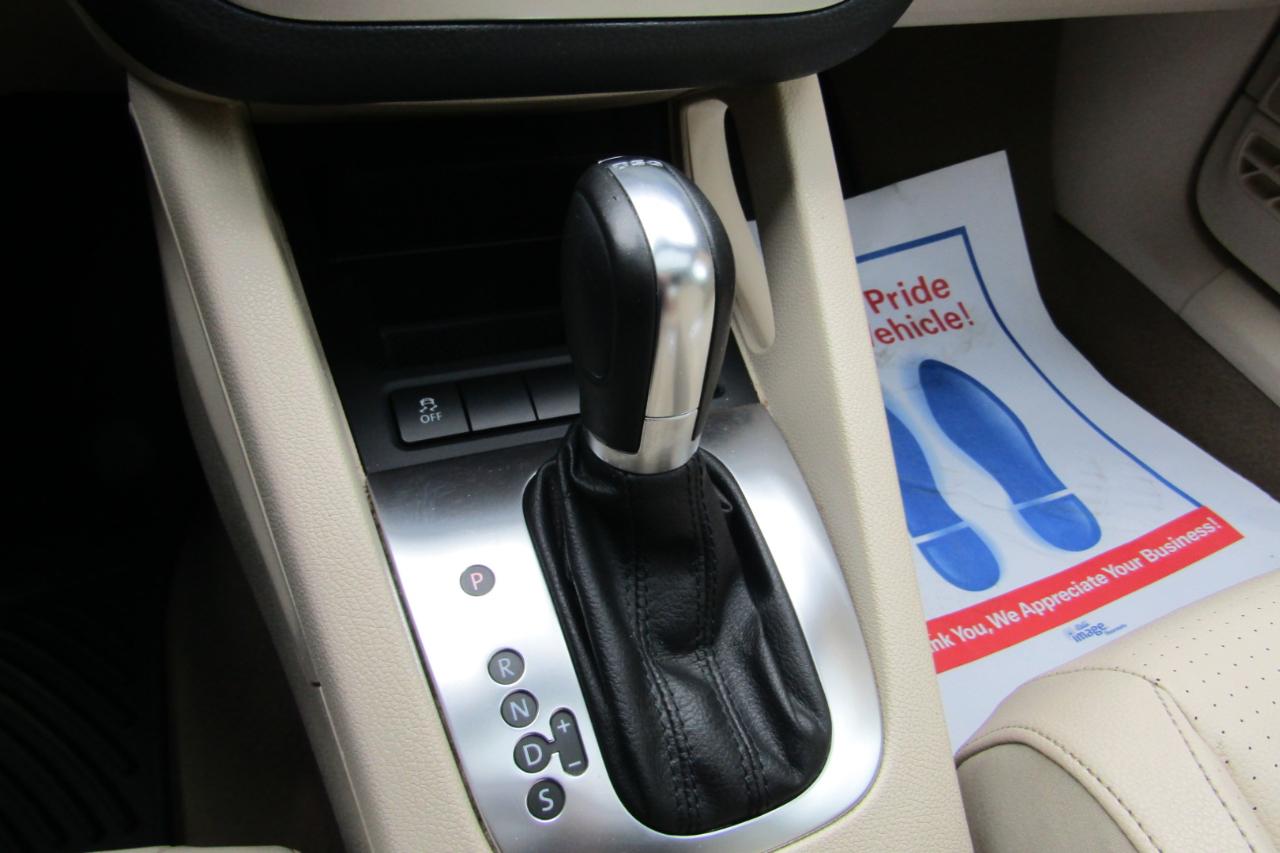 Volkswagen Eos 2dr Conv Komfort SULEV 2013
