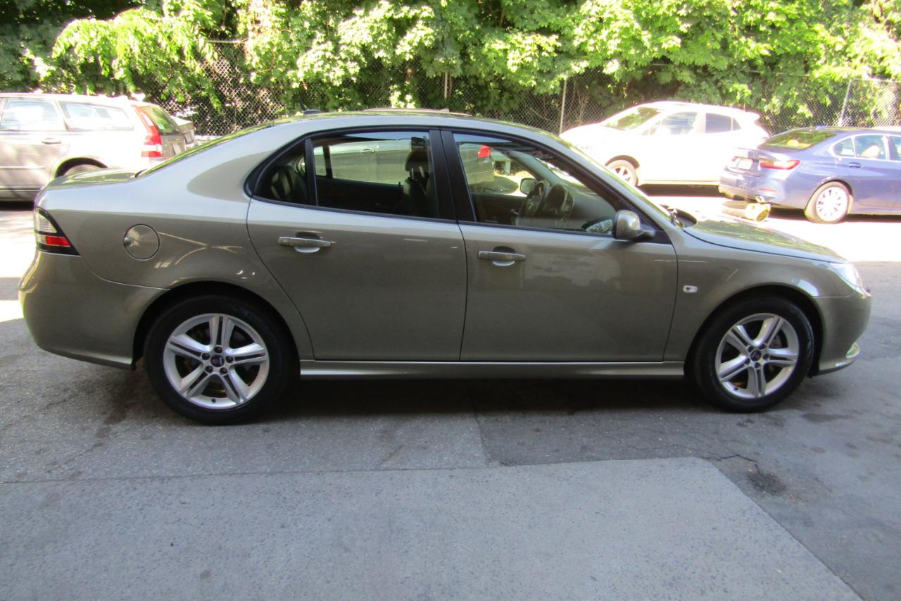 Saab 9-3 4dr Sdn 2.0T XWD 2009
