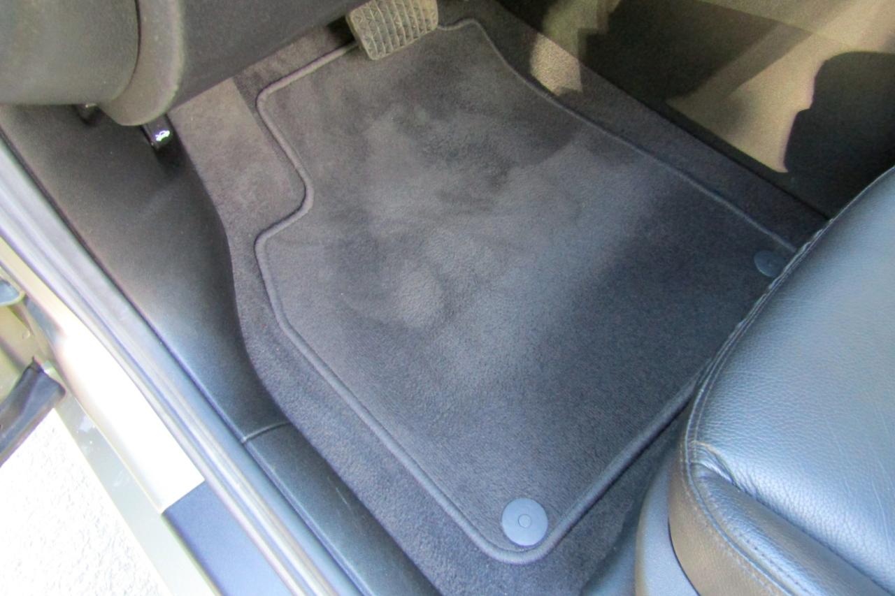 Saab 9-3 4dr Sdn 2.0T XWD 2009