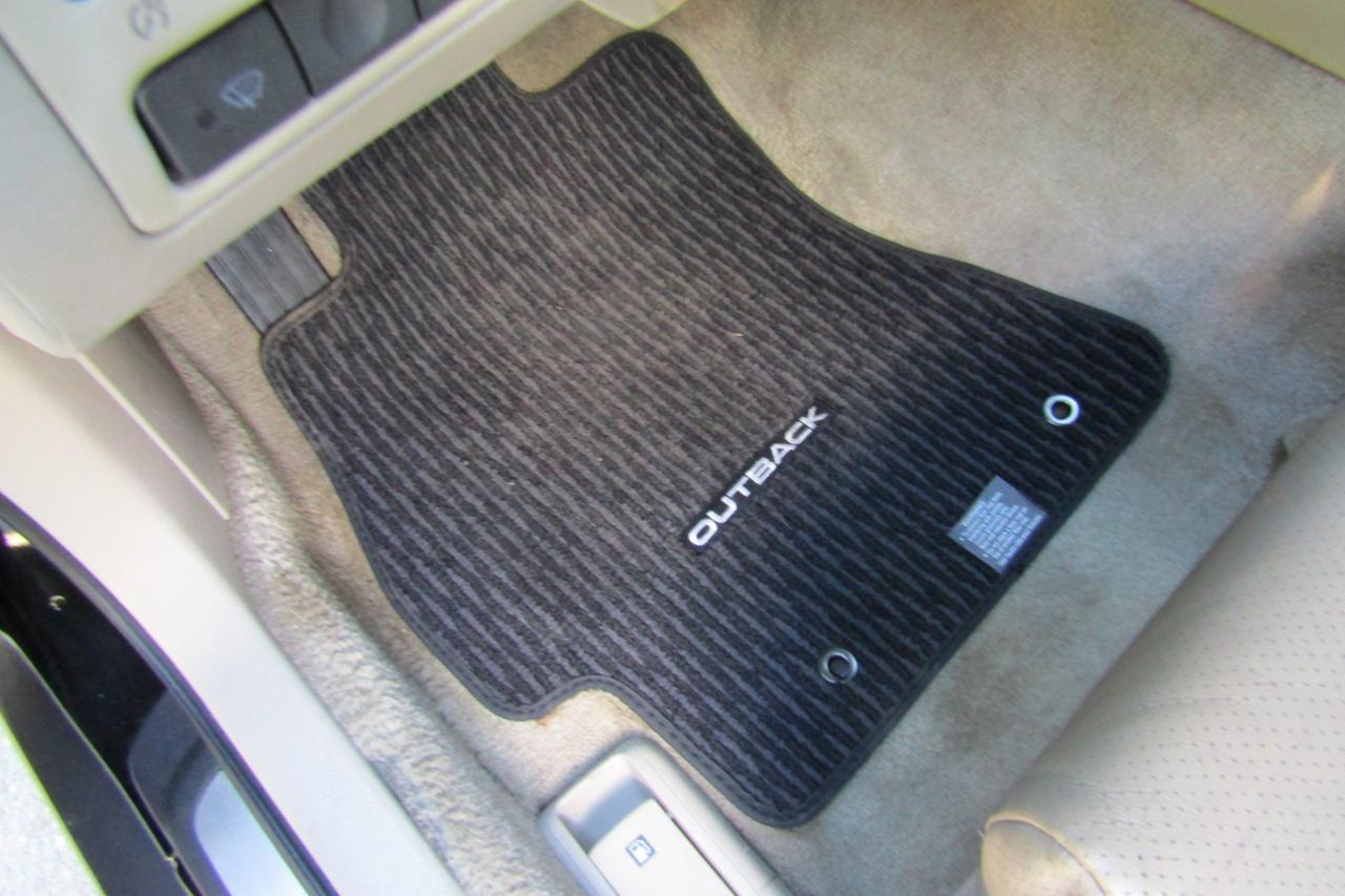Subaru Legacy Wagon (Natl) Outback 3.0 R L.L. Bean Edition 2005