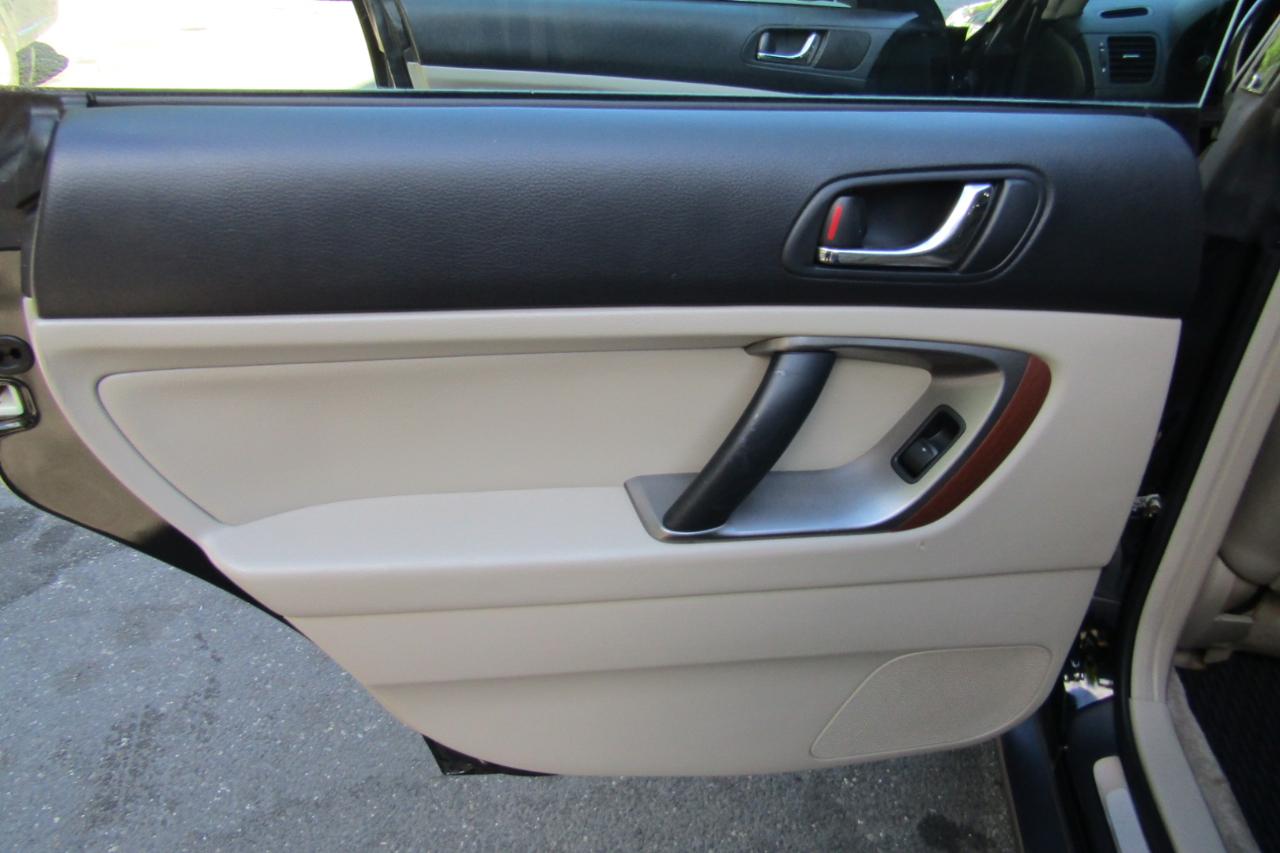 Subaru Legacy Wagon (Natl) Outback 3.0 R L.L. Bean Edition 2005
