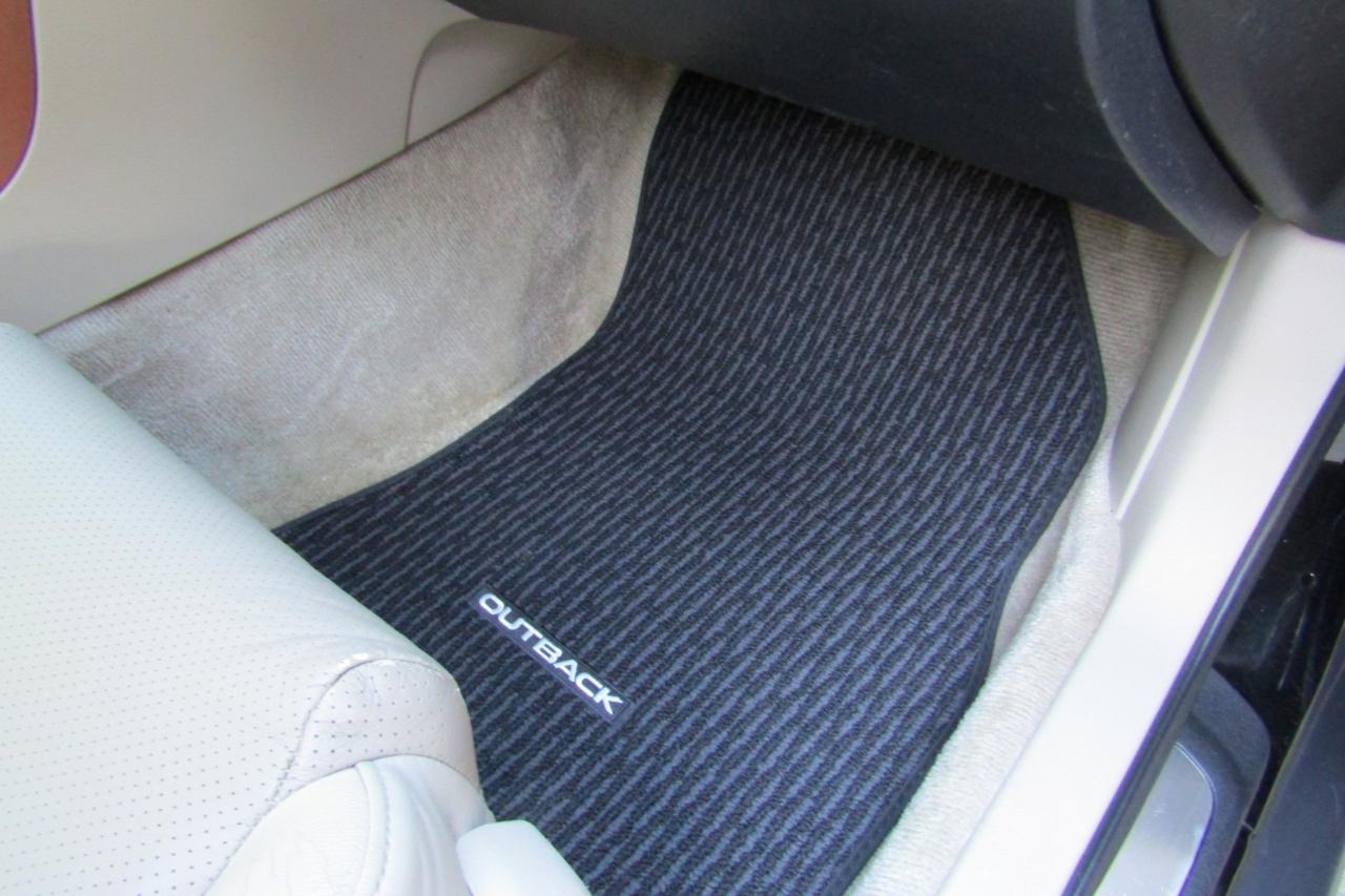 Subaru Legacy Wagon (Natl) Outback 3.0 R L.L. Bean Edition 2005