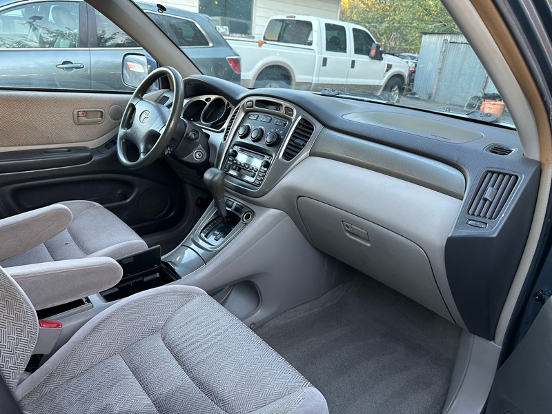 Toyota Highlander 2WD 2003 Toyota Highlander 2WD 2003