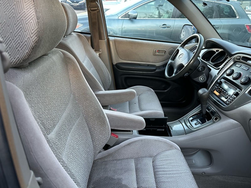 Toyota Highlander 2WD 2003 Toyota Highlander 2WD 2003