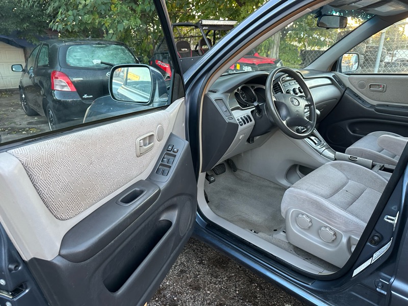 Toyota Highlander 2WD 2003 Toyota Highlander 2WD 2003