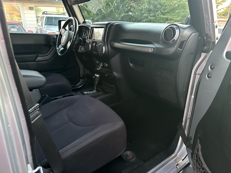 Jeep Wrangler Unlimited Sport 4WD 2013 Jeep Wrangler Unlimited Sport 4WD 2013