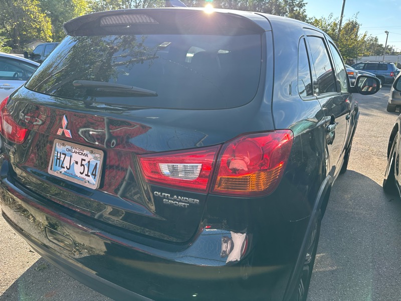 Mitsubishi Outlander Sport 2.0 ES CVT 2017 Mitsubishi Outlander Sport 2.0 ES CVT 2017