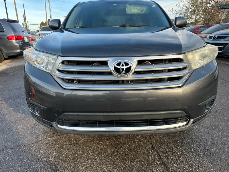 Toyota Highlander Base 2WD V6 2013