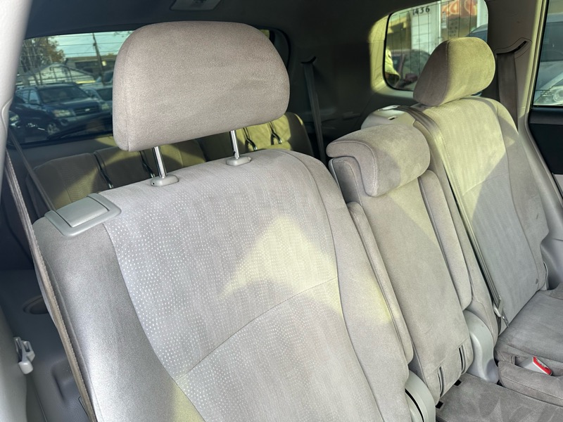 Toyota Highlander Base 2WD V6 2013