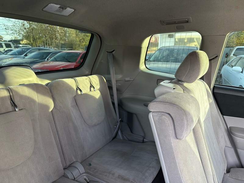 Toyota Highlander Base 2WD V6 2013