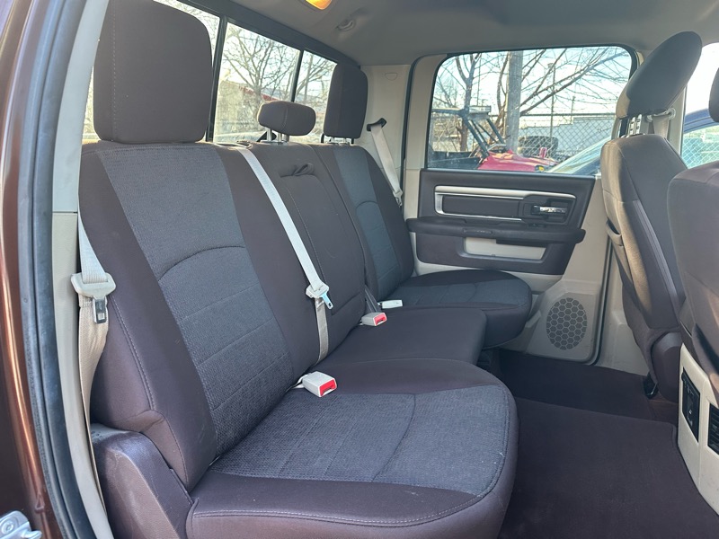 RAM 1500 2WD Crew Cab 149" Big Horn 2015