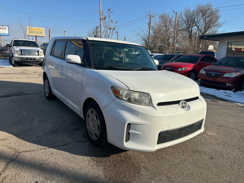 2012 Scion xB 5-Door Wagon 5-Spd MT