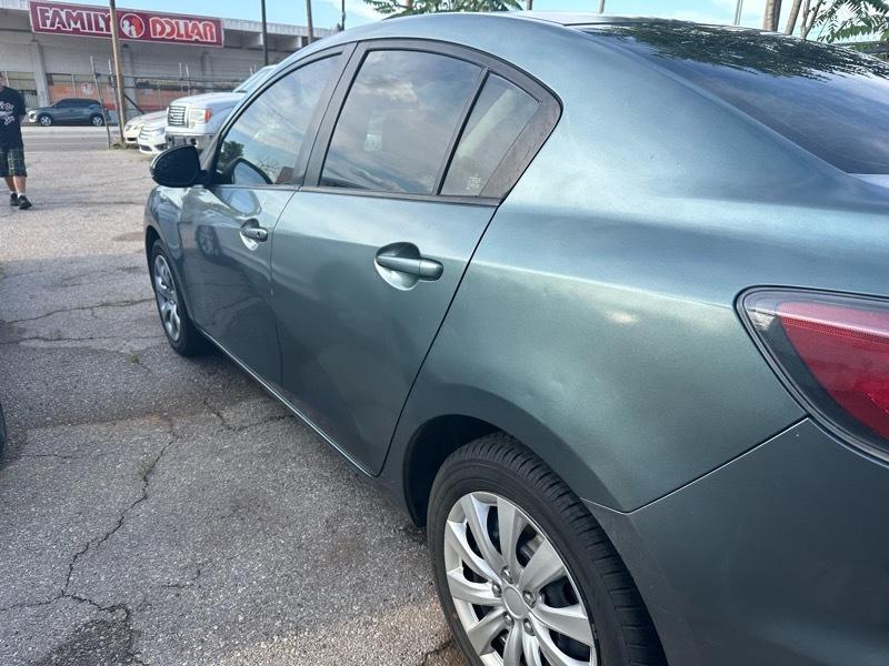 Mazda MAZDA3 i SV AT 4-Door 2013