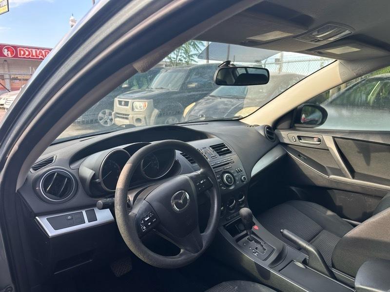 Mazda MAZDA3 i SV AT 4-Door 2013