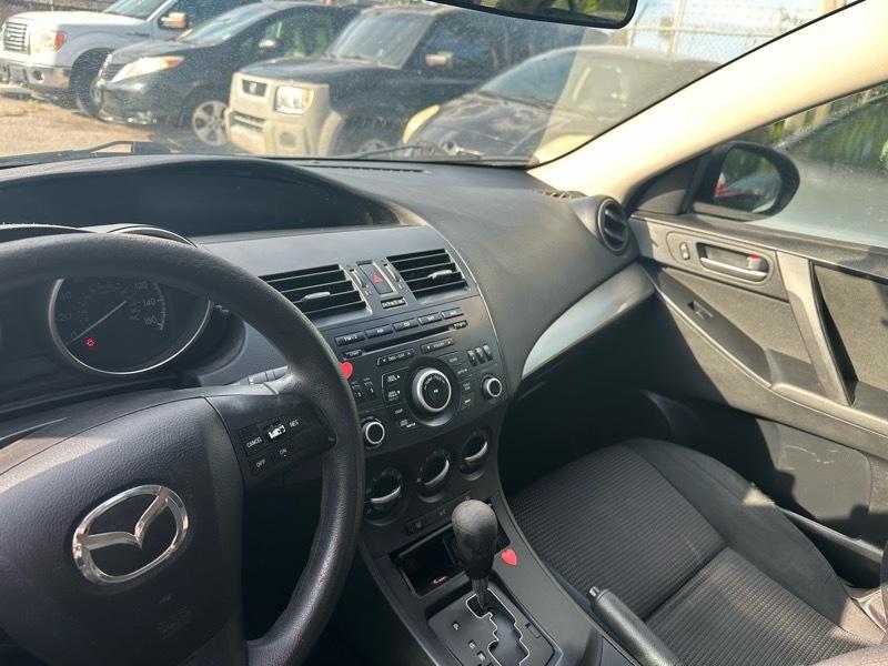 Mazda MAZDA3 i SV AT 4-Door 2013