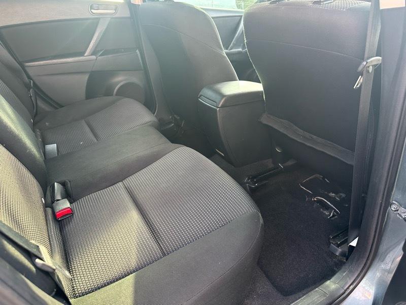 Mazda MAZDA3 i SV AT 4-Door 2013