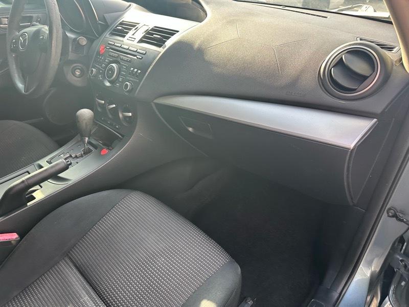 Mazda MAZDA3 i SV AT 4-Door 2013