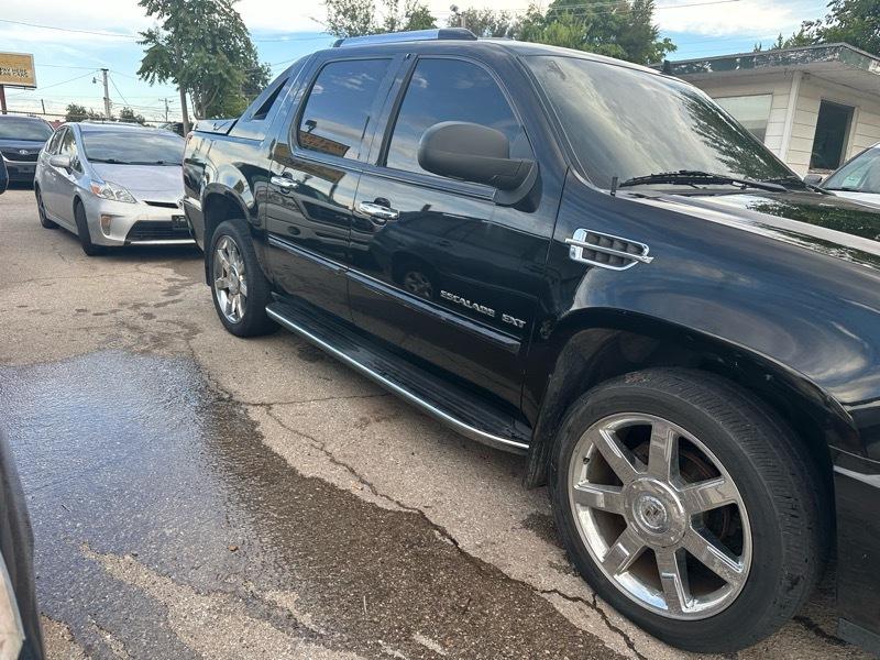 Cadillac Escalade EXT Luxury 2011