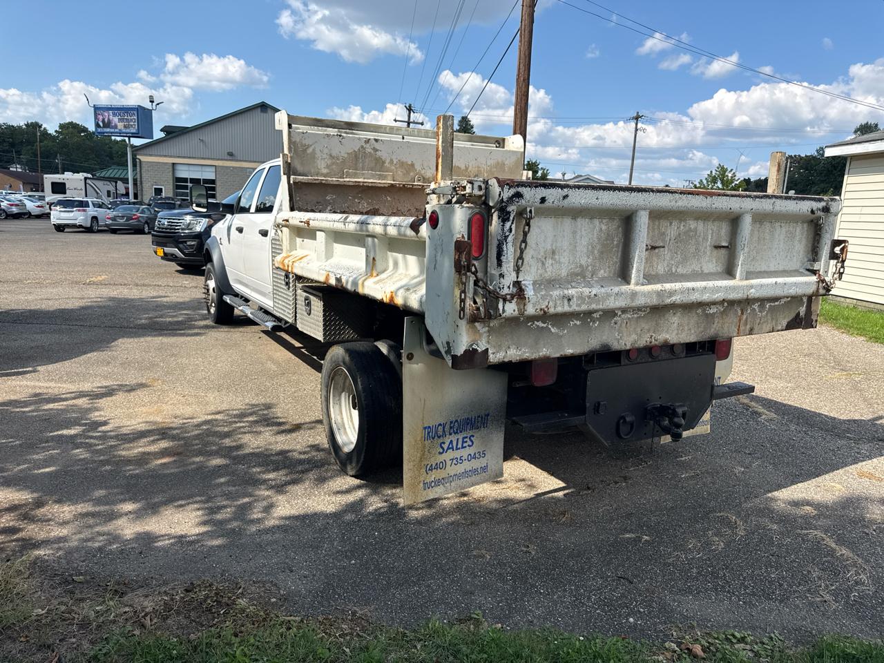 RAM 5500 Chassis Cab Tradesman 4x4 Crew Cab 84" CA 197.4" WB 2017