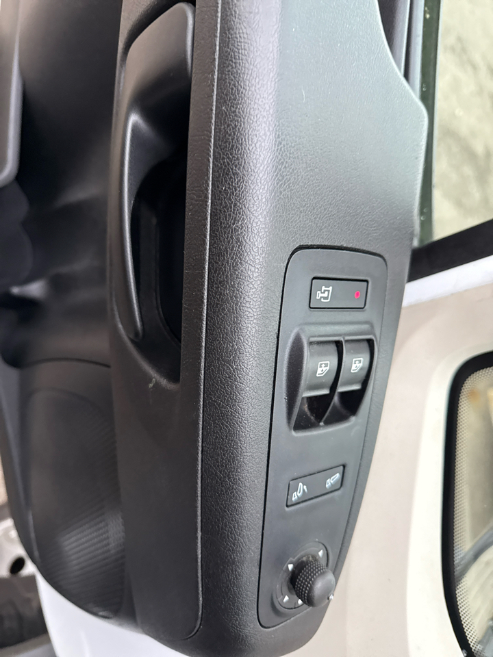 RAM ProMaster Cargo Van 1500 Low Roof 136" WB 2017