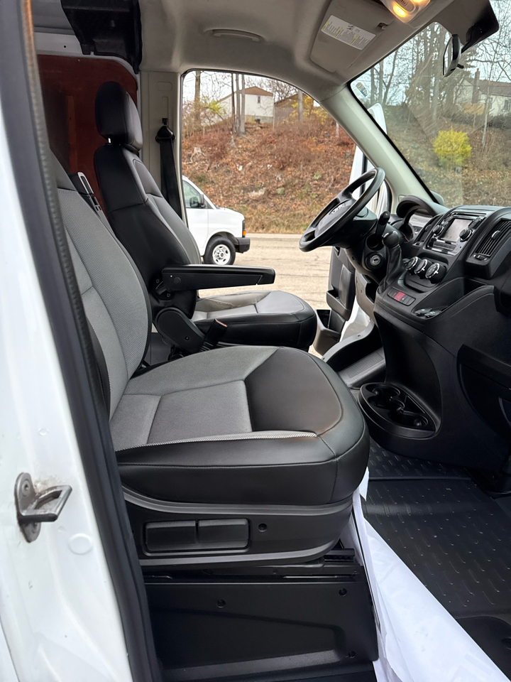 RAM ProMaster Cargo Van 1500 Low Roof 136" WB 2017