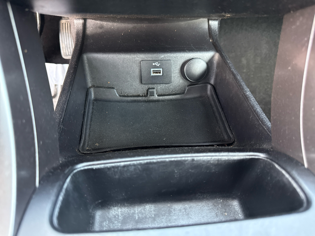 Ford Fusion S FWD 2017