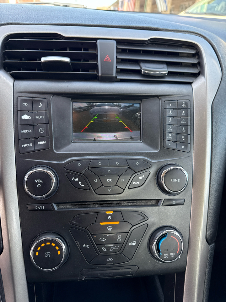 Ford Fusion S FWD 2017